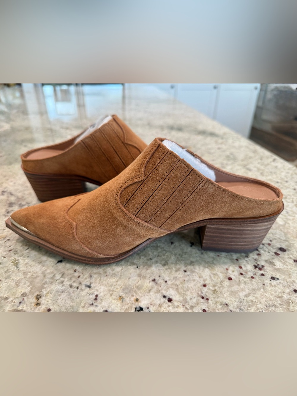 Chinese Laundry Women's Camel Suede Pointed Mules NIB - Picture 6 of 16